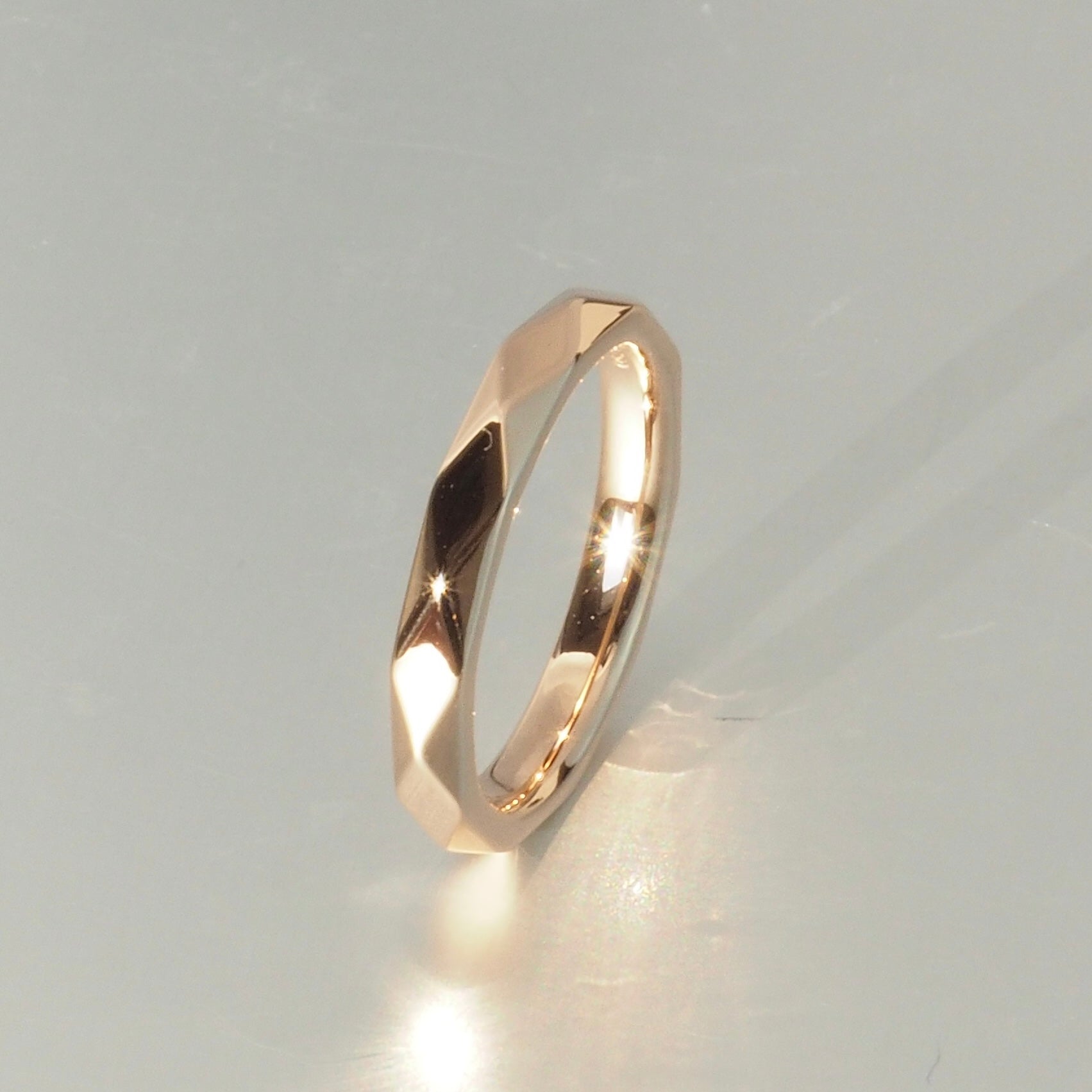 FACETED RING 3 MM. ( PLAIN )